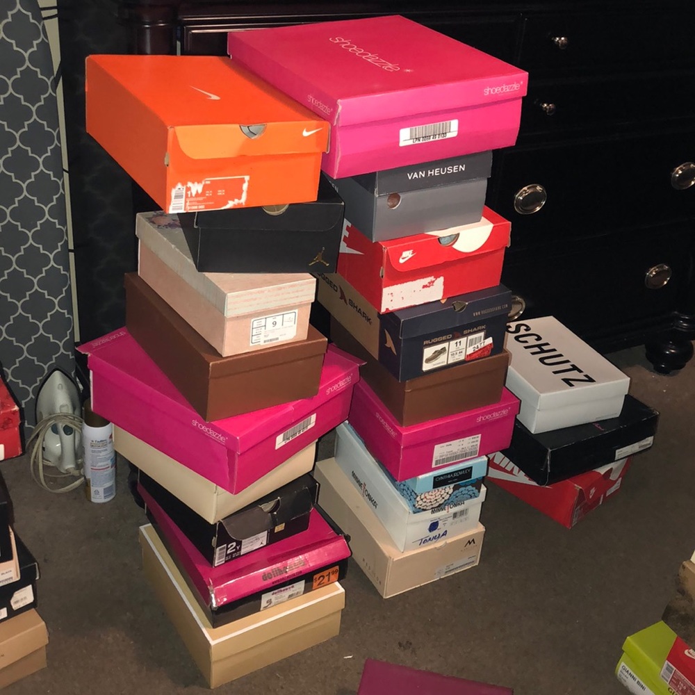 SHOE SALE !!! LADIES BE READY TO SHOP